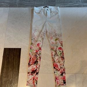 J BRAND WHITE ROSE PRINTED FLORAL SUPER SKINNY JEANS